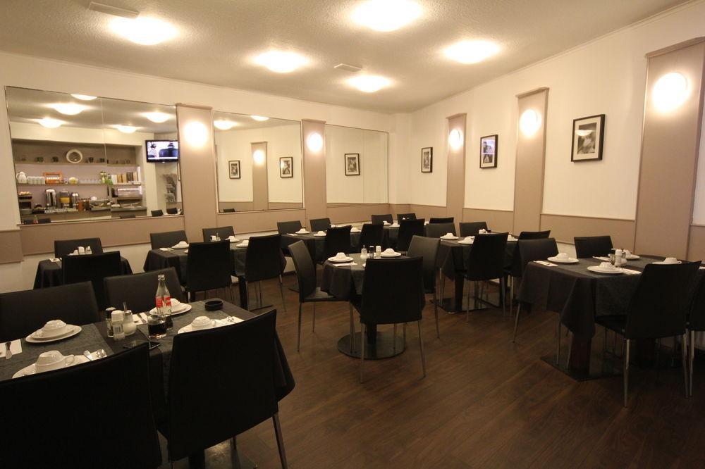 Carlton Hotel Франкфурт на Майн Екстериор снимка